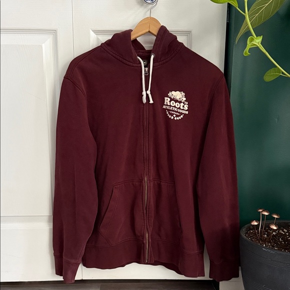 Roots Sweaters - 🦫Roots Zip Up Hoodie, Size Large